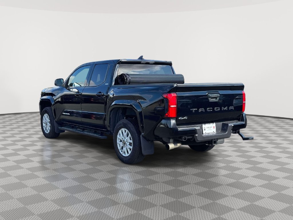 Used 2025 Toyota Tacoma SR5 AWD/4WD image 5