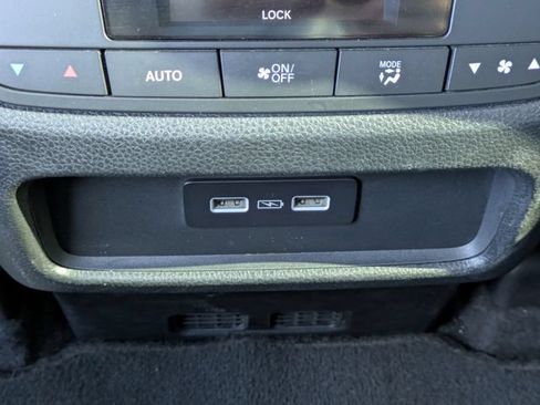 Used 2023 Honda Pilot Touring image 15