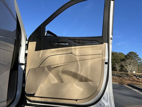 Used 2024 Cadillac Escalade ESV Premium Luxury image 61