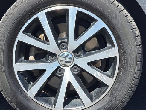 Used 2017 Volkswagen Jetta SE FWD image 29