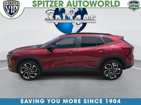 Used 2024 Chevrolet Trax RS w/ Sunroof Package FWD image 6
