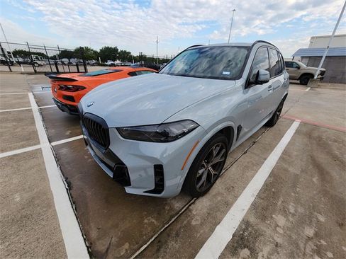 Used 2024 BMW X5 xDrive40i w/ M Sport Package AWD/4WD image 3
