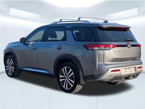 Used 2022 Nissan Pathfinder Platinum w/ Cargo Package image 3