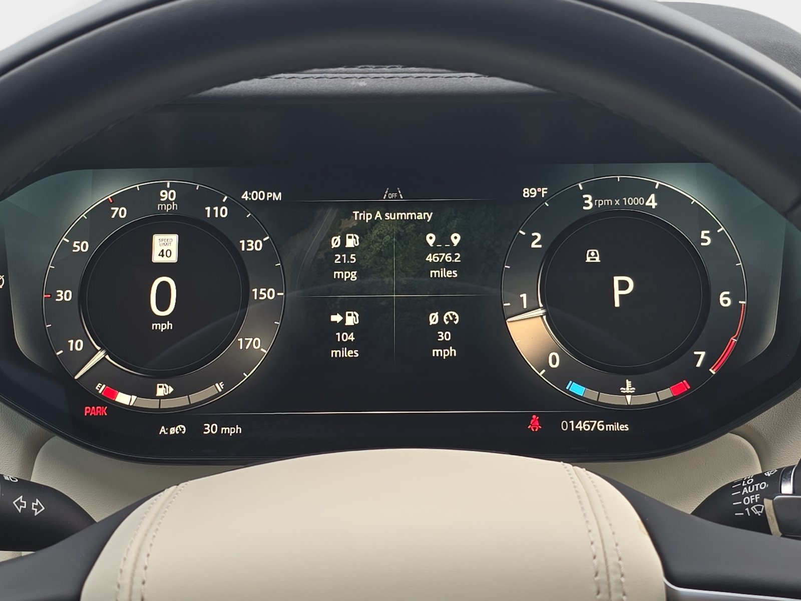Used 2025 Land Rover Range Rover SE AWD/4WD image 25