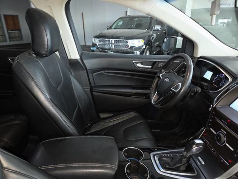 Used 2015 Ford Edge Titanium FWD image 30