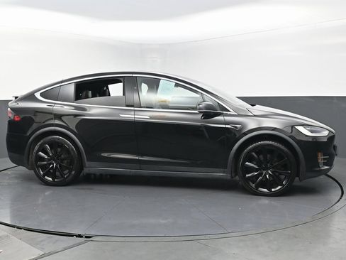 Used 2020 Tesla Model X Long Range image 5