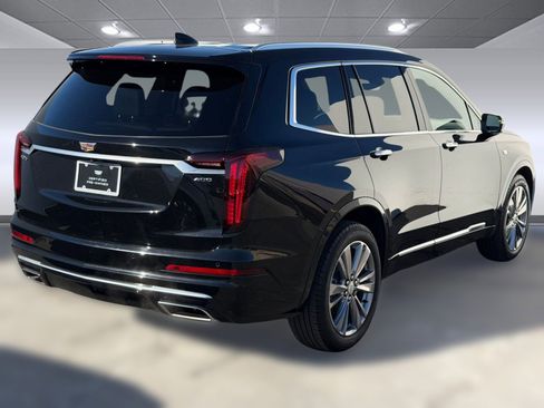 Certified 2023 Cadillac XT6 Premium Luxury image 7