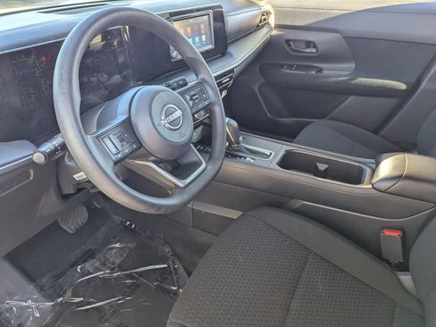 Certified 2025 Nissan Kicks S image 27