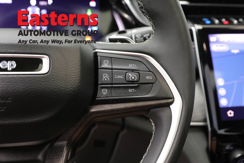 Used 2022 Jeep Grand Cherokee Limited 4xe AWD/4WD image 17