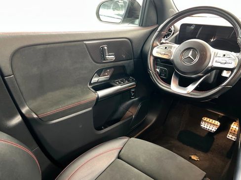 Used 2023 Mercedes-Benz GLA 250 image 11