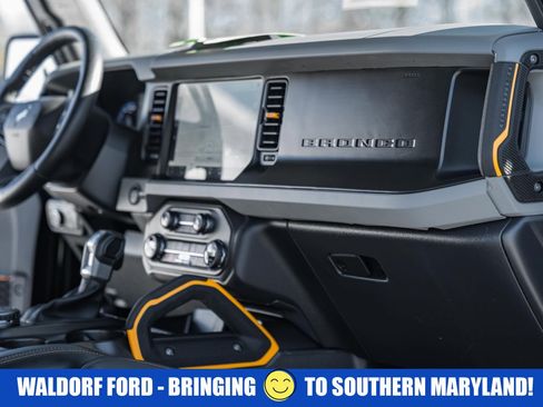 Used 2023 Ford Bronco Badlands image 21