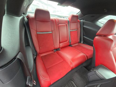 Used 2014 Dodge Challenger R/T image 14