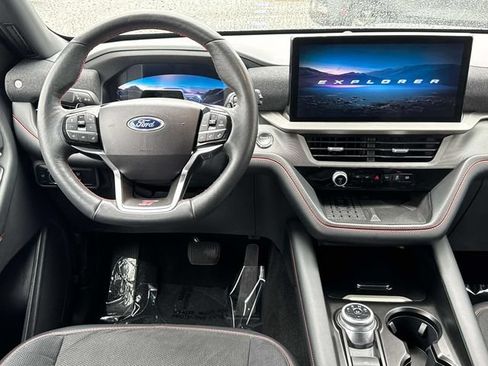 Used 2025 Ford Explorer ST AWD/4WD image 15