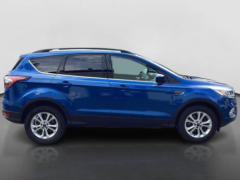 Used 2017 Ford Escape SE w/ Equipment Group 201A AWD/4WD image 4