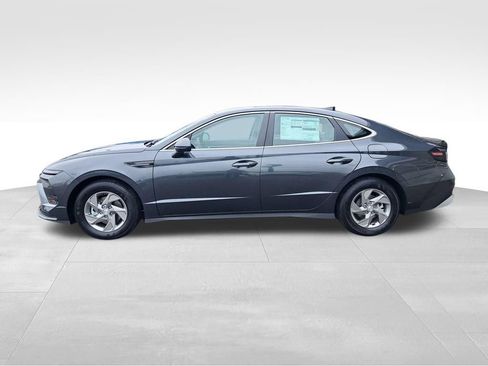 New 2026 Hyundai Sonata SE FWD image 2