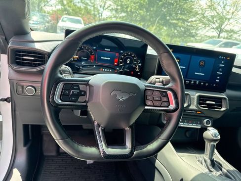 Used 2025 Ford Mustang GT RWD image 11