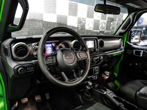 Used 2020 Jeep Wrangler Unlimited Sport AWD/4WD image 3