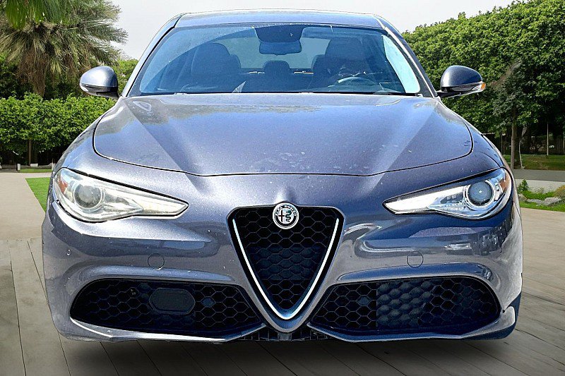Used 2018 Alfa Romeo Giulia Ti Sport w/ Quick Order Package 22U Sport RWD image 2