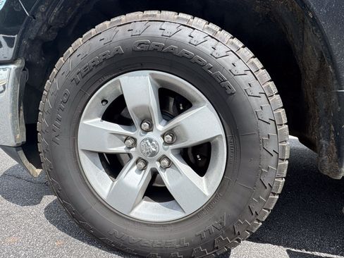 Used 2021 RAM 1500 Classic SLT RWD image 8