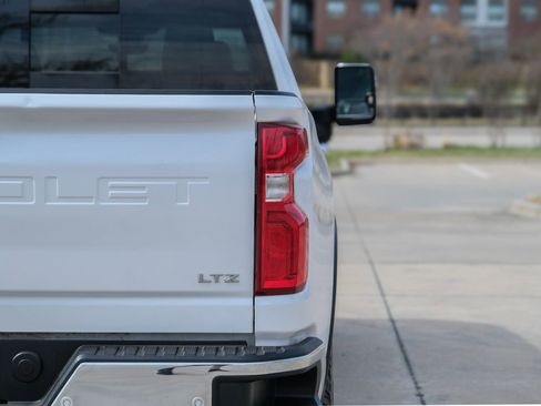 Used 2020 Chevrolet Silverado 2500 LTZ w/ LTZ Premium Package image 21