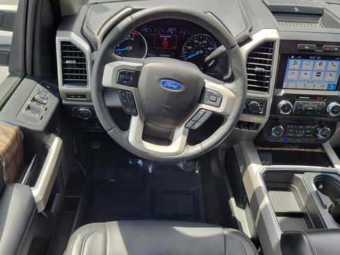 Used 2019 Ford F250 Lariat w/ Lariat Ultimate Package AWD/4WD image 16