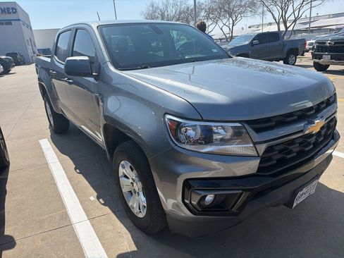 Used 2022 Chevrolet Colorado LT w/ LT Convenience Package image 3