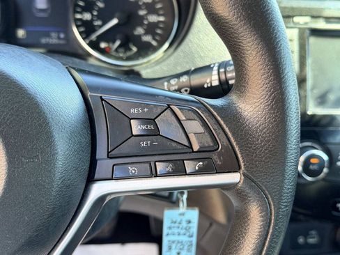Used 2018 Nissan Rogue S AWD/4WD image 16