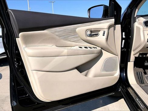 Used 2018 Nissan Murano SL w/ Cargo Package image 21