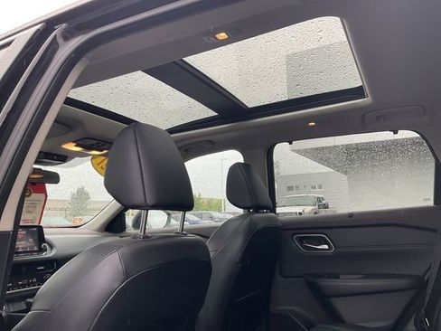 Used 2021 Nissan Rogue SV w/ Premium Package AWD/4WD image 25