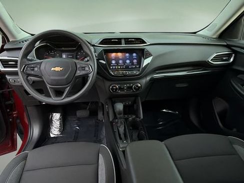 Used 2023 Chevrolet TrailBlazer LT w/ Convenience Package AWD/4WD image 16