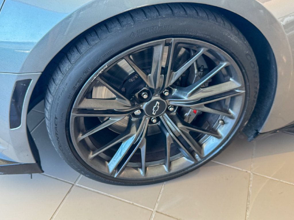 Used 2022 Chevrolet Camaro ZL1 RWD image 8
