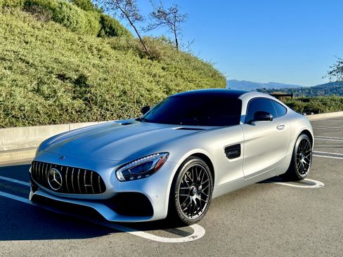 Used 2018 Mercedes-Benz AMG GT Coupe image 2