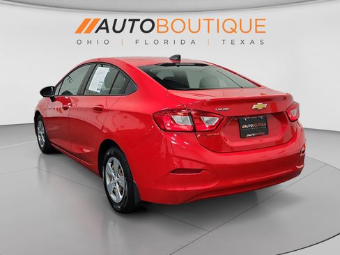Used 2018 Chevrolet Cruze LS FWD image 3