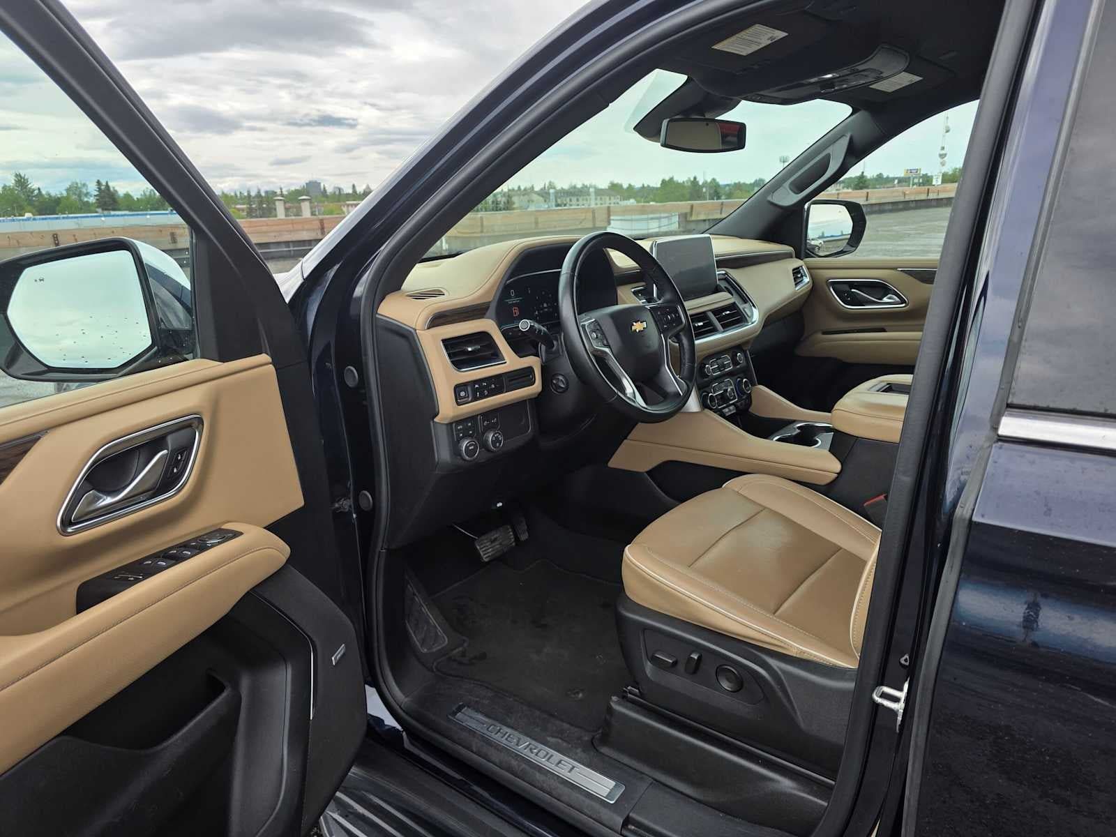 Certified 2024 Chevrolet Suburban Premier AWD/4WD image 19