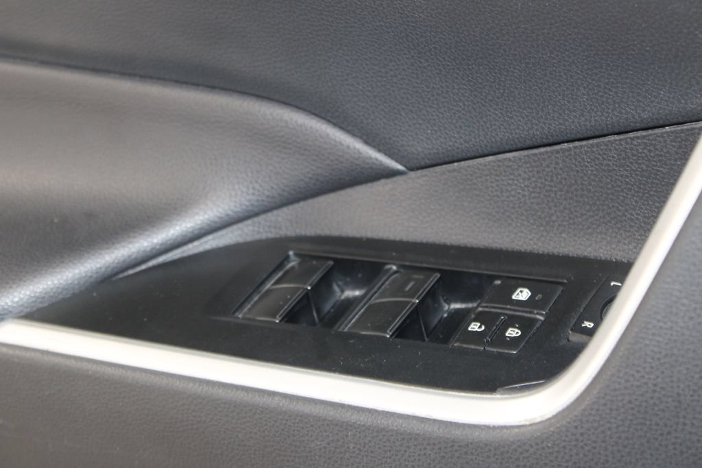 Used 2021 Toyota RAV4 XLE AWD/4WD image 33