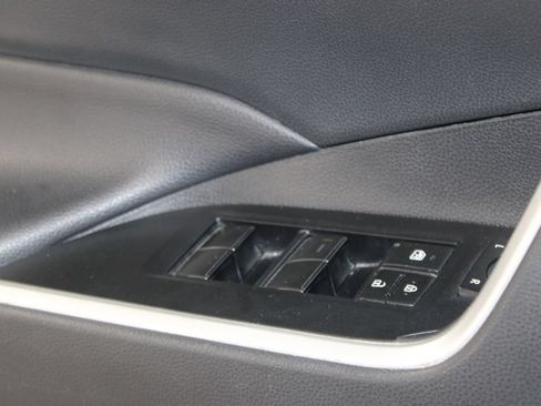 Used 2021 Toyota RAV4 XLE AWD/4WD image 33