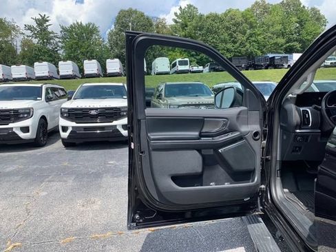 Certified 2025 Ford Expedition Platinum AWD/4WD image 22