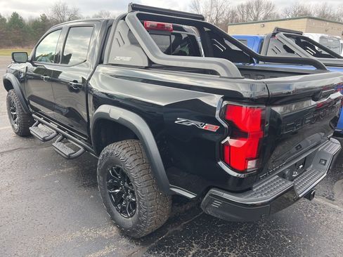New 2026 Chevrolet Colorado ZR2 w/ Midnight Edition AWD/4WD image 8