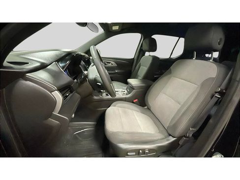 Used 2023 Chevrolet Traverse LT image 11