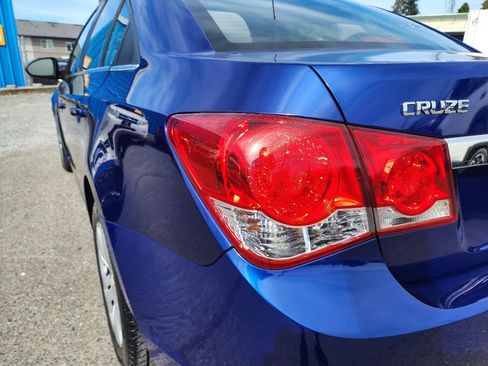 Used 2012 Chevrolet Cruze LS w/ Connectivity Package FWD image 30