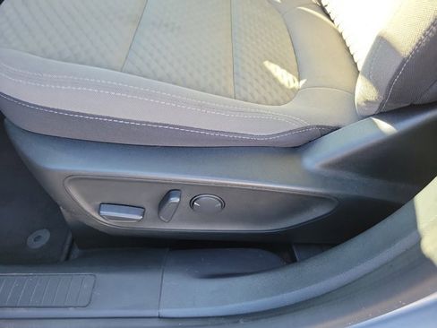 Used 2022 Ford Escape SE w/ SE Sport Appearance Package image 20