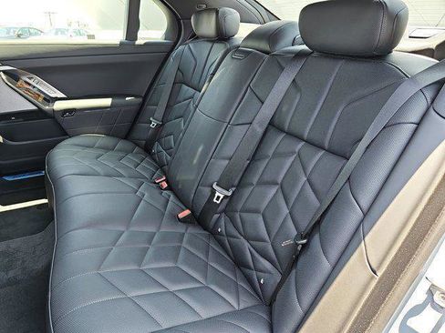 New 2025 BMW 750e xDrive w/ Premium Package image 14