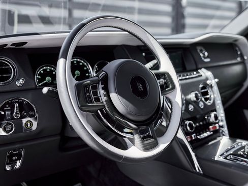 Used 2023 Rolls-Royce Cullinan image 41