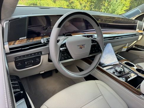 New 2025 Cadillac Escalade Sport Platinum image 3