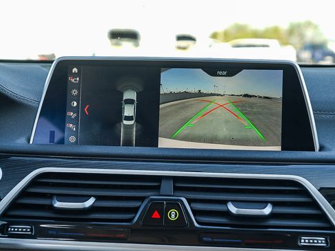 Used 2019 BMW 740i image 15