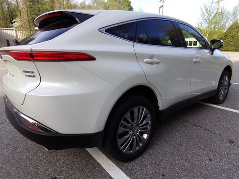 Used 2022 Toyota Venza Limited w/ Advanced Technology Package image 6