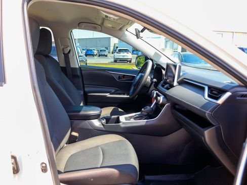 Used 2024 Toyota RAV4 LE FWD image 9