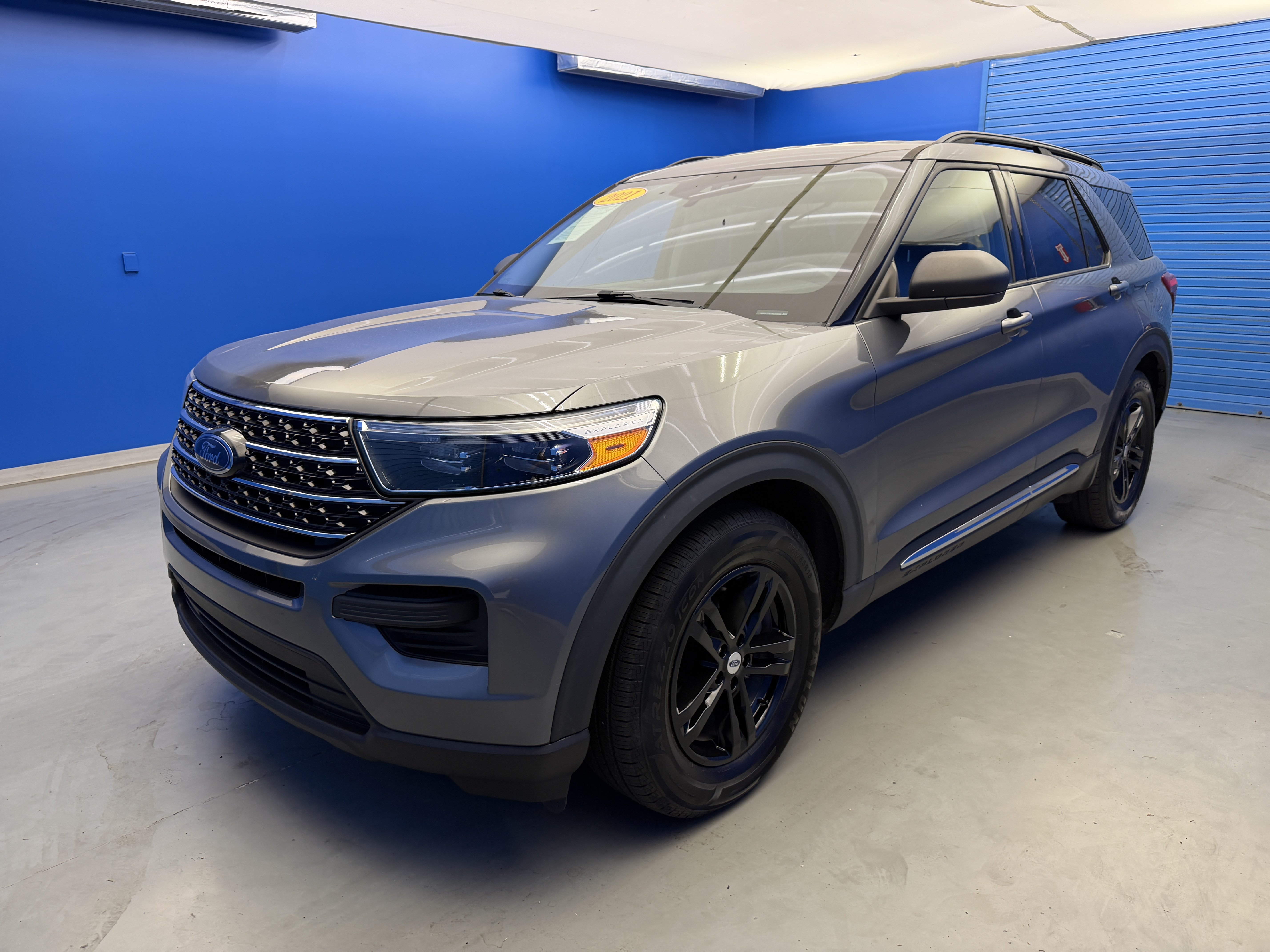 Used 2021 Ford Explorer XLT RWD image 4