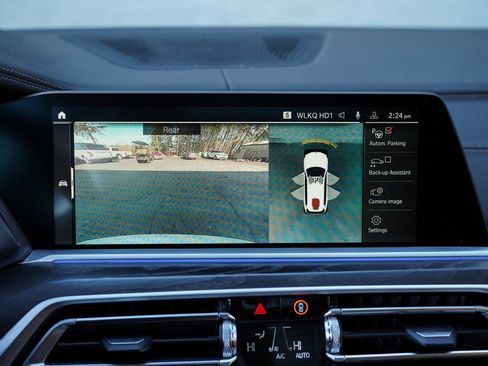 Used 2022 BMW X7 xDrive40i w/ Premium Package image 33