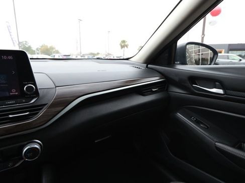 Used 2024 Nissan Altima 2.5 SV image 23